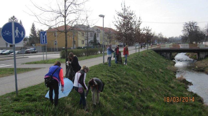 Čistenie brehov potoka Dubová