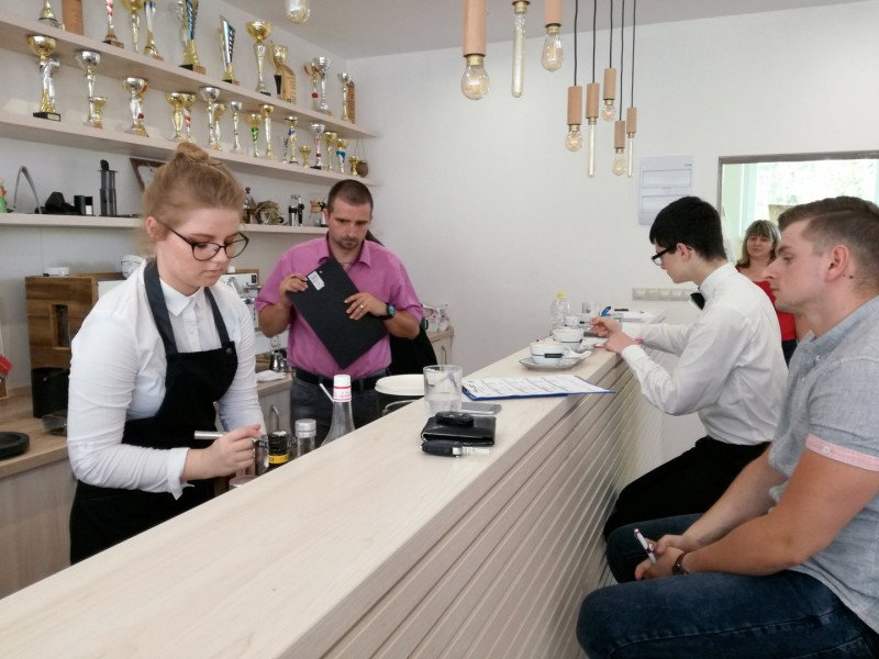 Školské kolá súťaží v baristike a príprave čaju