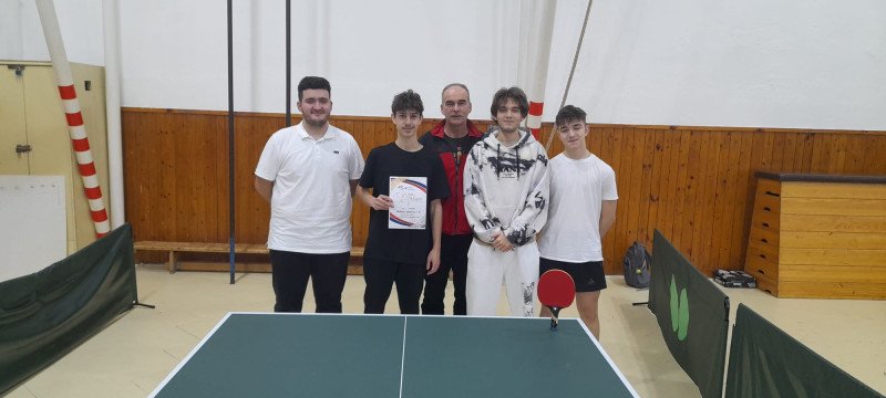 HOTELÁCI  MAJSTRI  OKRESU  V  STOLNOM  TENISE