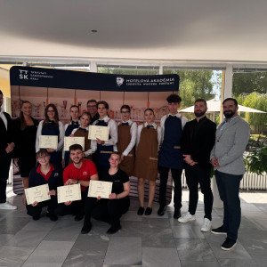 Projekt STARŠÍ MLADŠÍ, SPOLUŽIACI SPOLUŽIAKOM JE SKVELÝ