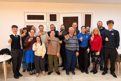 VO ŠTVRTOK NÁS NAVŠTÍVILI NAŠI KAMARÁTI Z HENTO TOTO