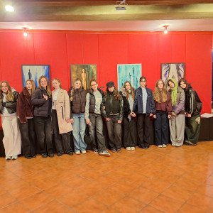 Výstava obrazov a sôch "Zrkadlenie“ a Iná realita" v Dome umenia