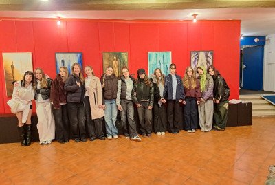 Výstava obrazov a sôch "Zrkadlenie“ a Iná realita" v Dome umenia