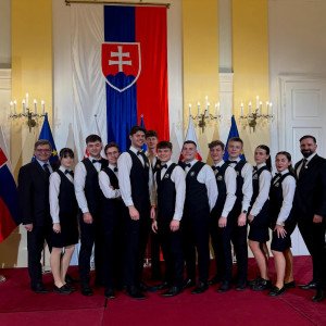 HOTELÁCI POZDRAVUJÚ Z HISTORICKEJ BUDOVY NR SR