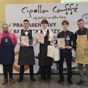 STRIEBRO Z MAJSTROVSTIEV SLOVENSKA JUNIOROV V RUKÁCH HOTELÁKA Z PIEŠŤAN