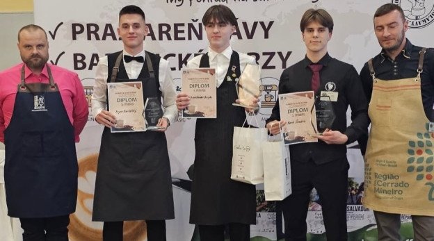 STRIEBRO Z MAJSTROVSTIEV SLOVENSKA JUNIOROV V RUKÁCH HOTELÁKA Z PIEŠŤAN