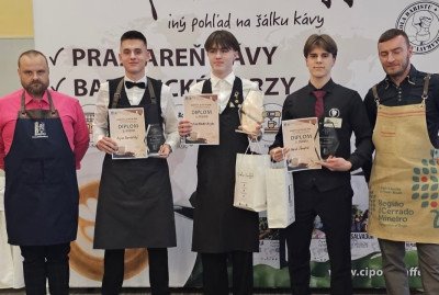 STRIEBRO Z MAJSTROVSTIEV SLOVENSKA JUNIOROV V RUKÁCH HOTELÁKA Z PIEŠŤAN