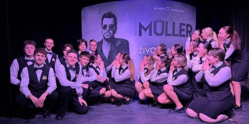 MÜLLER - ŽIVOT NA DVA ŤAHY