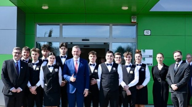 SLÁVNOSTNÝ BANKET PRE PÁNA PREZIDENTA V PODANÍ HOTELÁKOV Z PIEŠŤAN