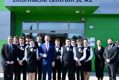 SLÁVNOSTNÝ BANKET PRE PÁNA PREZIDENTA V PODANÍ HOTELÁKOV Z PIEŠŤAN