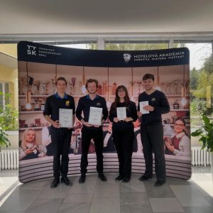 HOTELÁCI TRADIČNE NA SOČke NA STUPŇOCH VÍŤAZOV