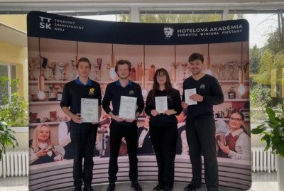 HOTELÁCI TRADIČNE NA SOČke NA STUPŇOCH VÍŤAZOV