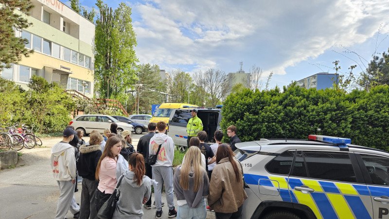 Exkurzia našich žiakov na polícii v Piešťanoch