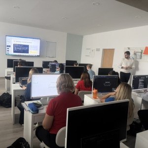 AI NÁSTROJE V PRAXI: WORKSHOP, KTORÝ SPOJIL TEÓRIU S PRAKTICKÝMI SKÚSENOSŤAMI